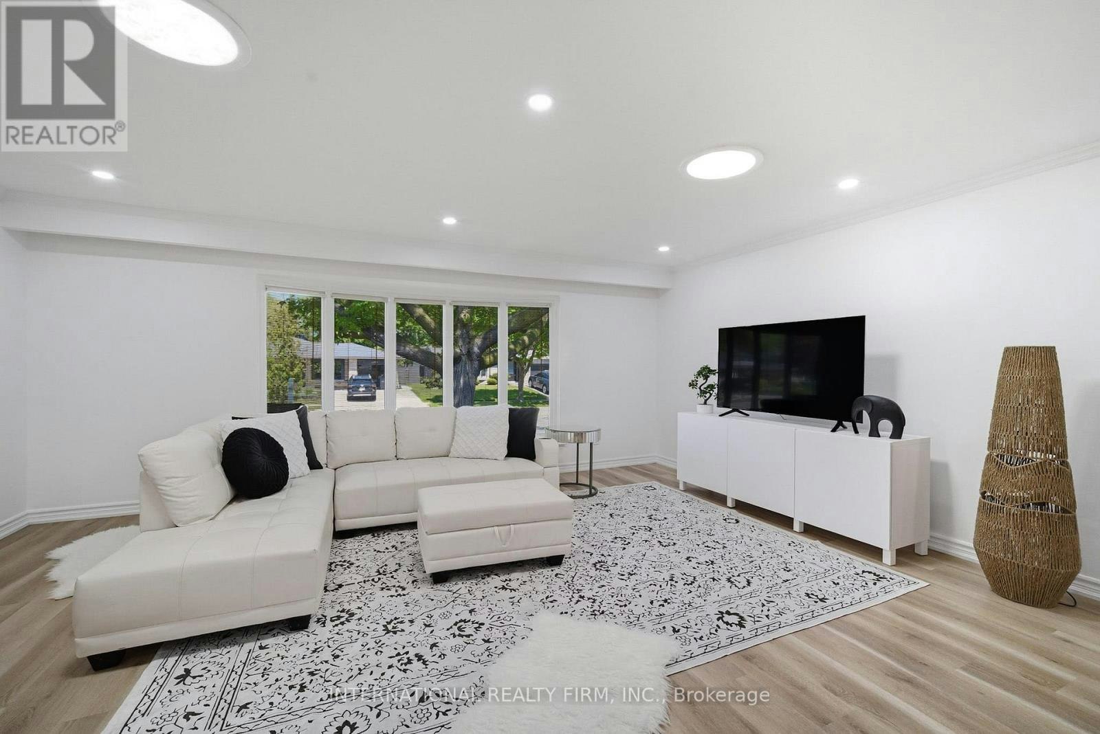 2306 Devon Road, Oakville, ON, L6J 5R4 - 4