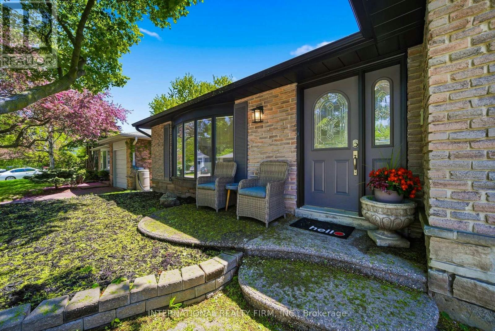 2306 Devon Road, Oakville, ON, L6J 5R4