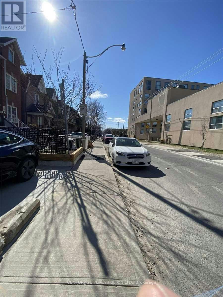 BSMT-746 Lansdowne Avenue, Toronto, ON, M6H 3Y8 - 3