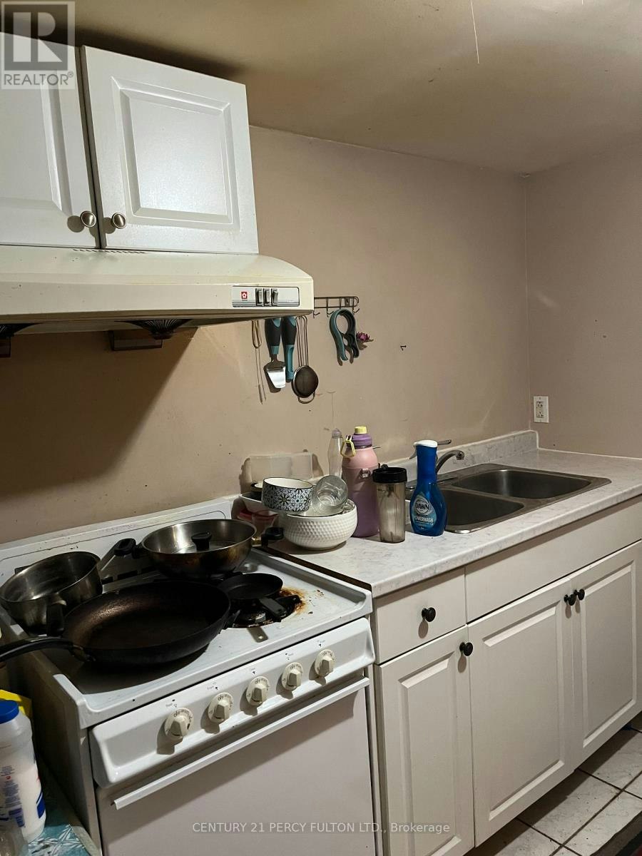 BSMT BEDROOM-746 Lansdowne Avenue, Toronto, ON, M6H 3Y8 - 16