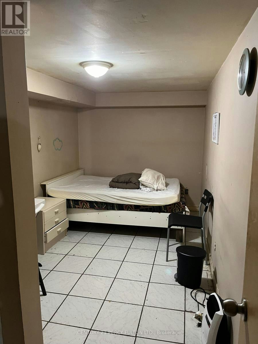 BSMT BEDROOM-746 Lansdowne Avenue, Toronto, ON, M6H 3Y8 - 9