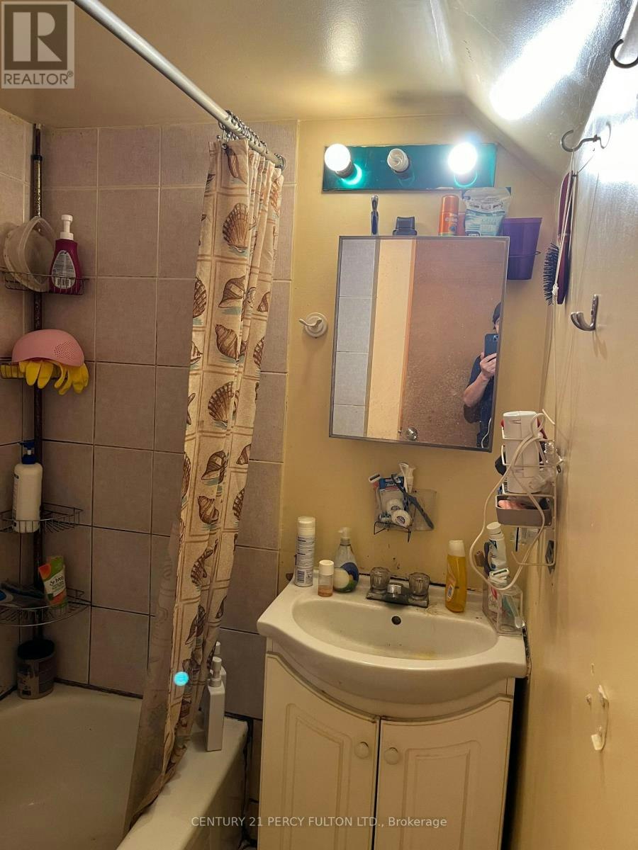 BSMT BEDROOM-746 Lansdowne Avenue, Toronto, ON, M6H 3Y8 - 8