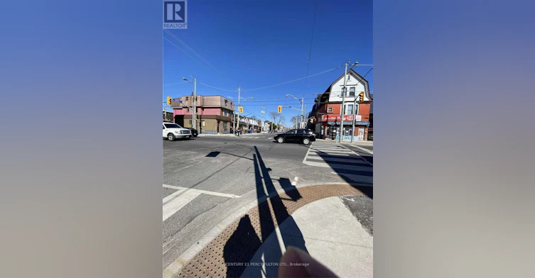BSMT BEDROOM-746 Lansdowne Avenue, Toronto, ON, M6H 3Y8 - 5