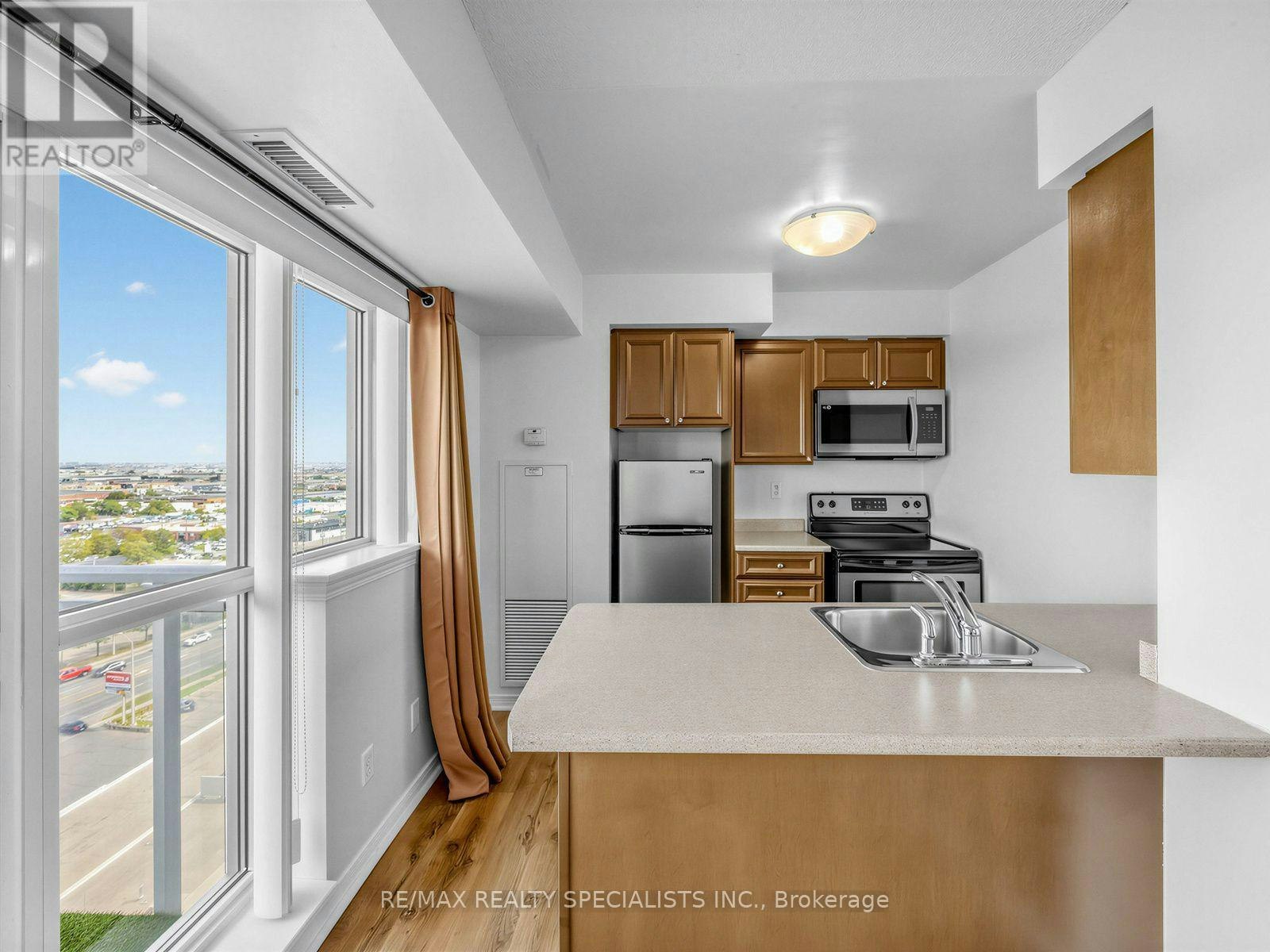 1501-215 Queen Street E, Brampton, ON, L6W 0A9 - 11