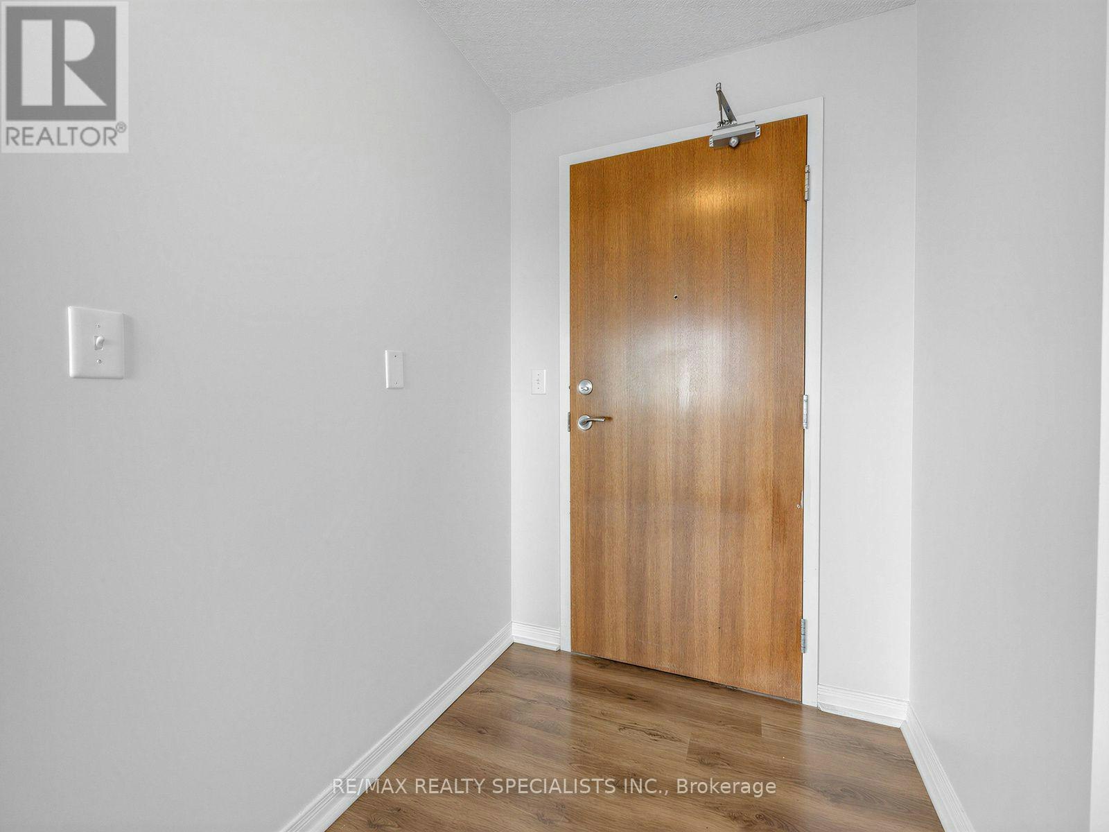 1501-215 Queen Street E, Brampton, ON, L6W 0A9 - 4