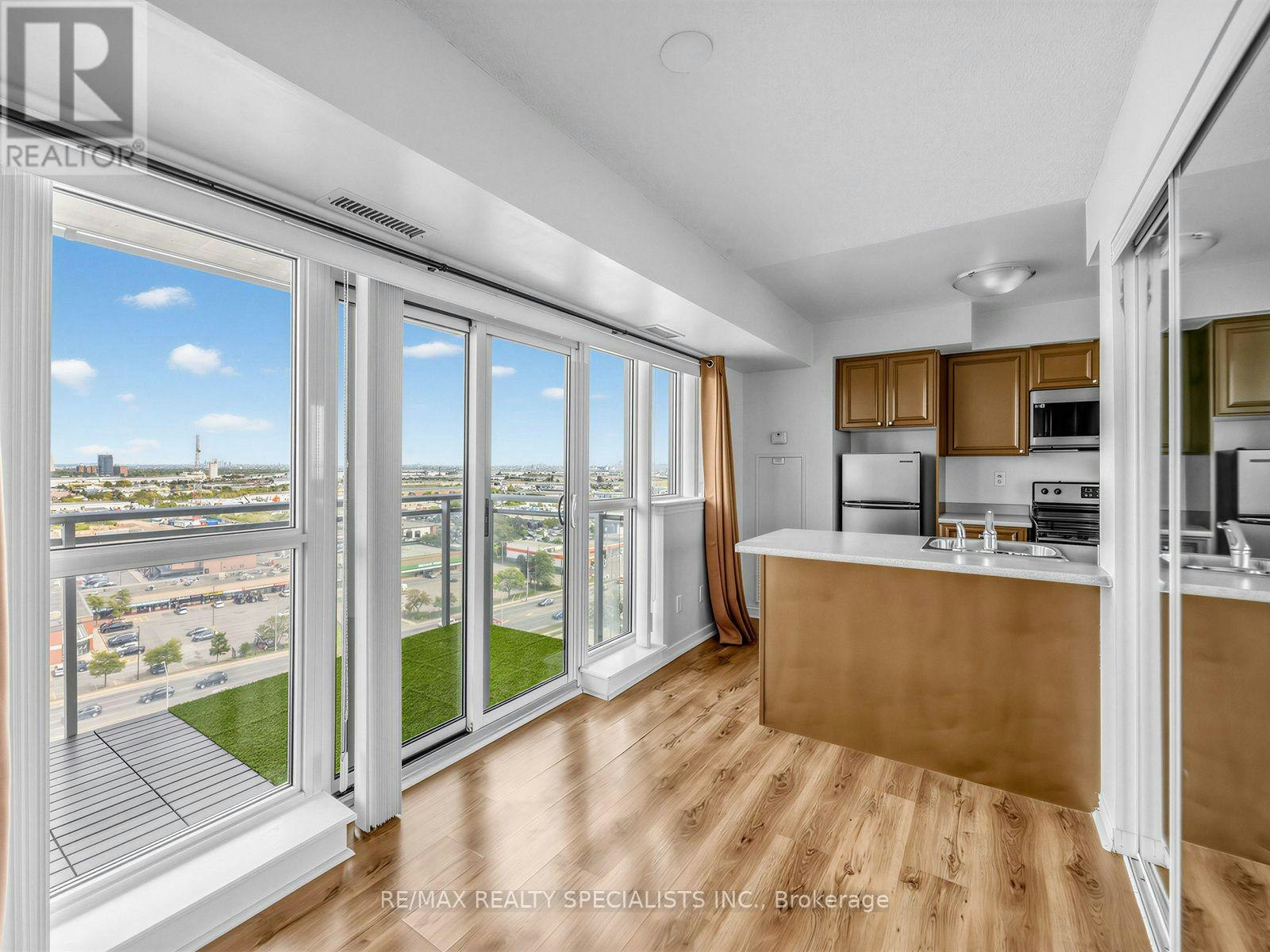 1501-215 Queen Street E, Brampton, ON, L6W 0A9 - 13
