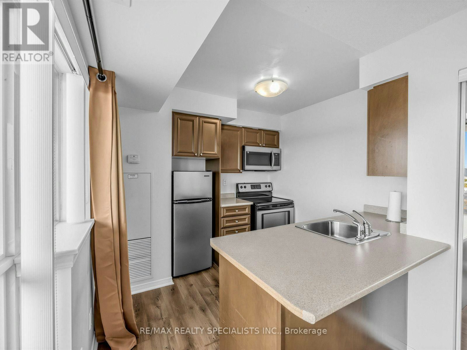 1501-215 Queen Street E, Brampton, ON, L6W 0A9 - 6