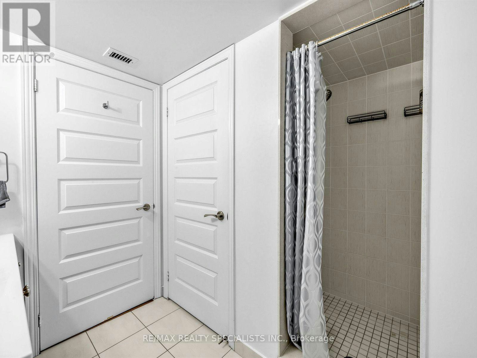 1501-215 Queen Street E, Brampton, ON, L6W 0A9 - 15