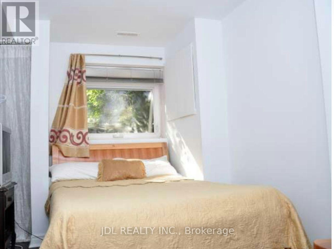 A MAIN-MASTER 3 Bedroom Pembroke St Street, Toronto, ON, M5A 2N6
