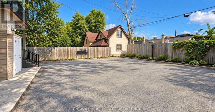 1-73 Mary Street, Barrie, ON, L4N 1T2 - 2