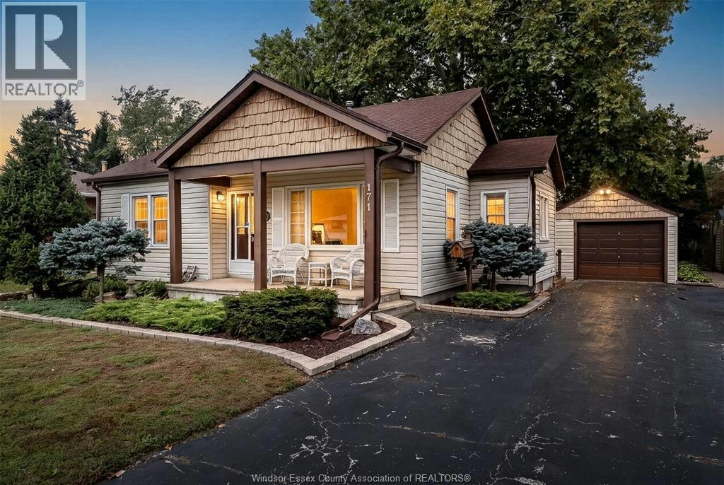 171 Maple, Lasalle, ON, N9J 1N7