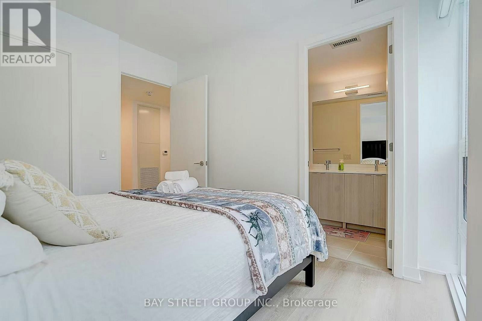 2511-100 Queen Street E, Toronto, ON, M5C 0B5 - 9