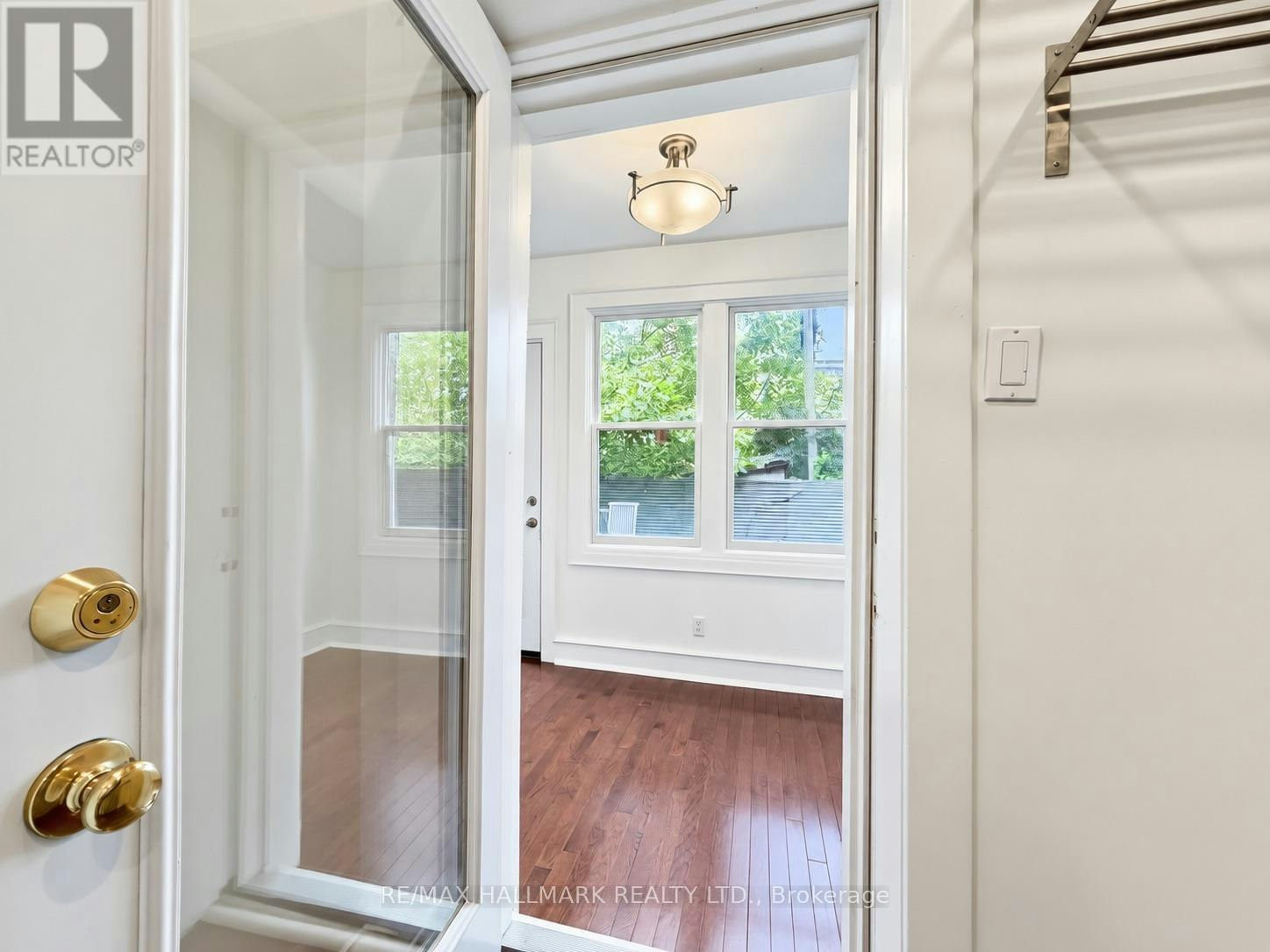 28 Ashdale Avenue, Toronto, ON, M4L 2Y7 - 23