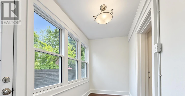 28 Ashdale Avenue, Toronto, ON, M4L 2Y7 - 25