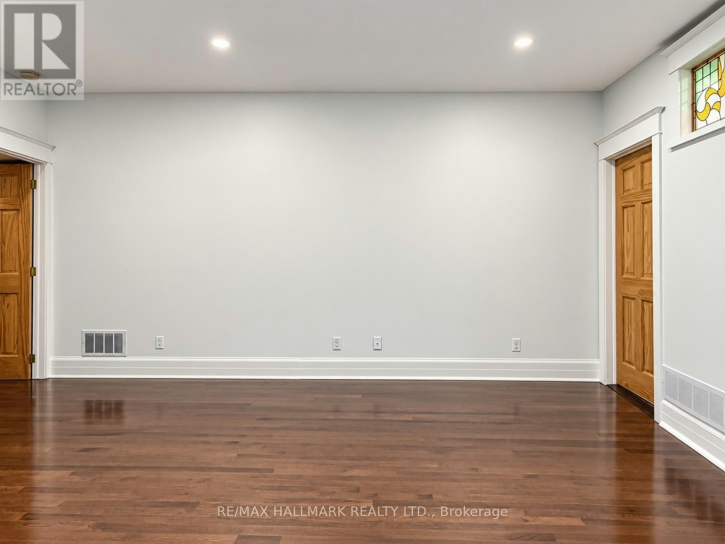 28 Ashdale Avenue, Toronto, ON, M4L 2Y7 - 18