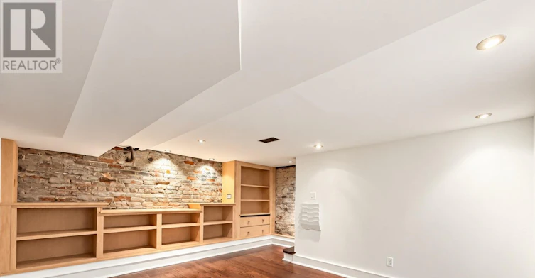 28 Ashdale Avenue, Toronto, ON, M4L 2Y7 - 29