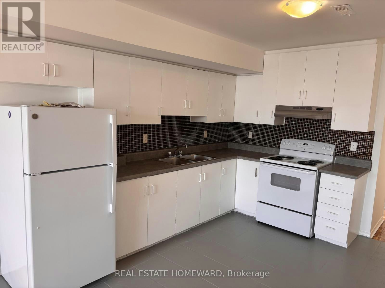 UPPER-879A Wilson Avenue, Toronto, ON, M3K 1E6
