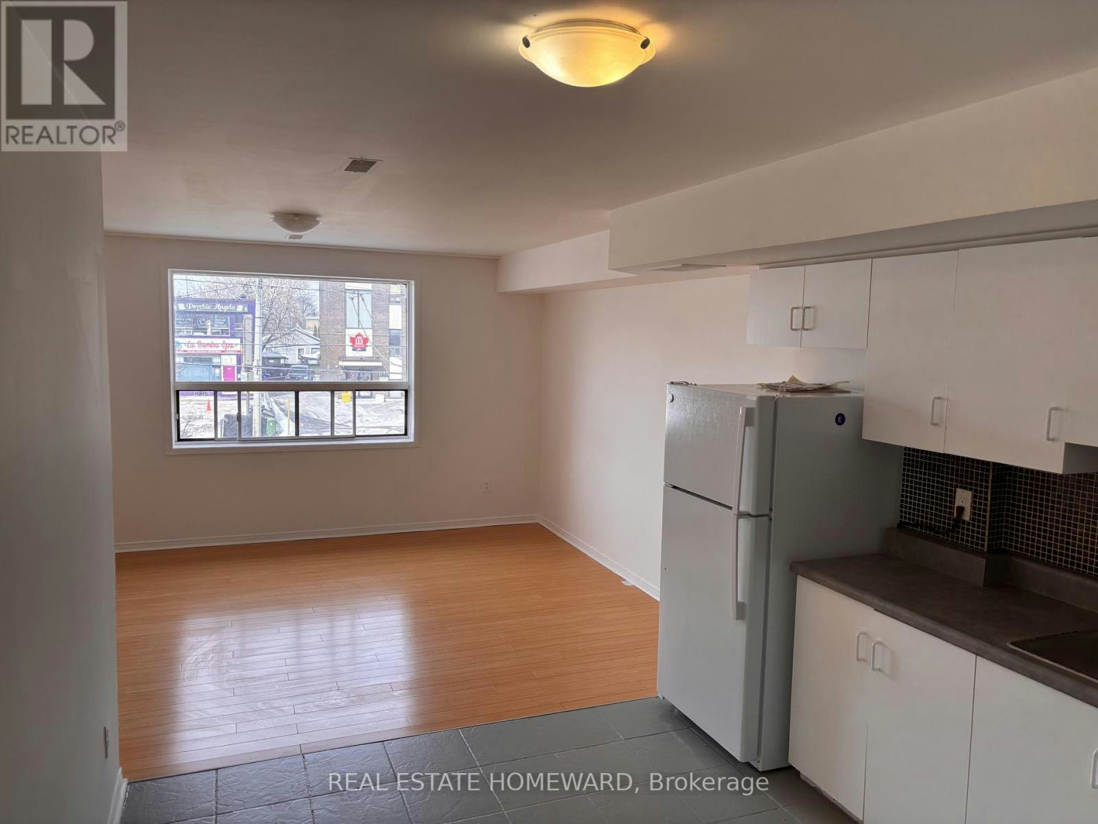 UPPER-879A Wilson Avenue, Toronto, ON, M3K 1E6 - 3