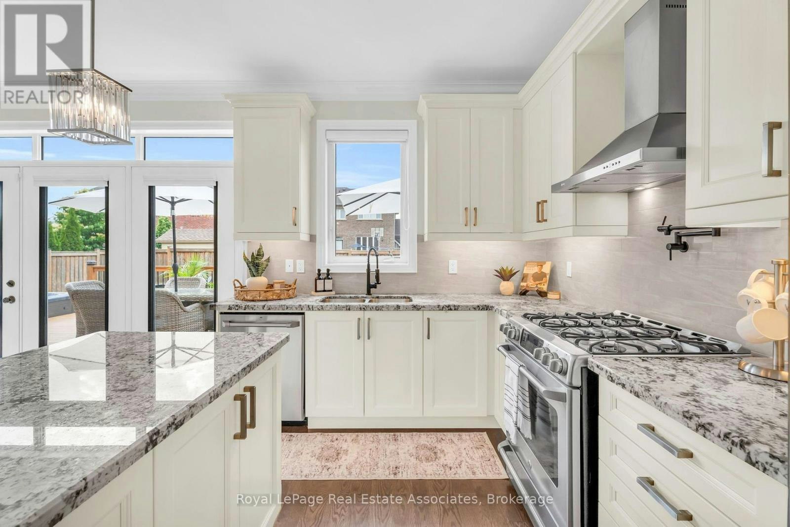 17 Mitchell Mitchell Crescent, Mono, ON, L9W 6W6 - 16