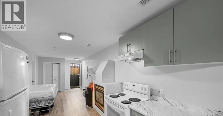 LOWER-1537 Langlois, Windsor, ON, N8X 4M3 - 3