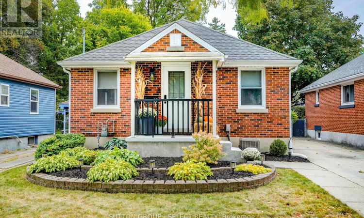 83 Eastman Avenue