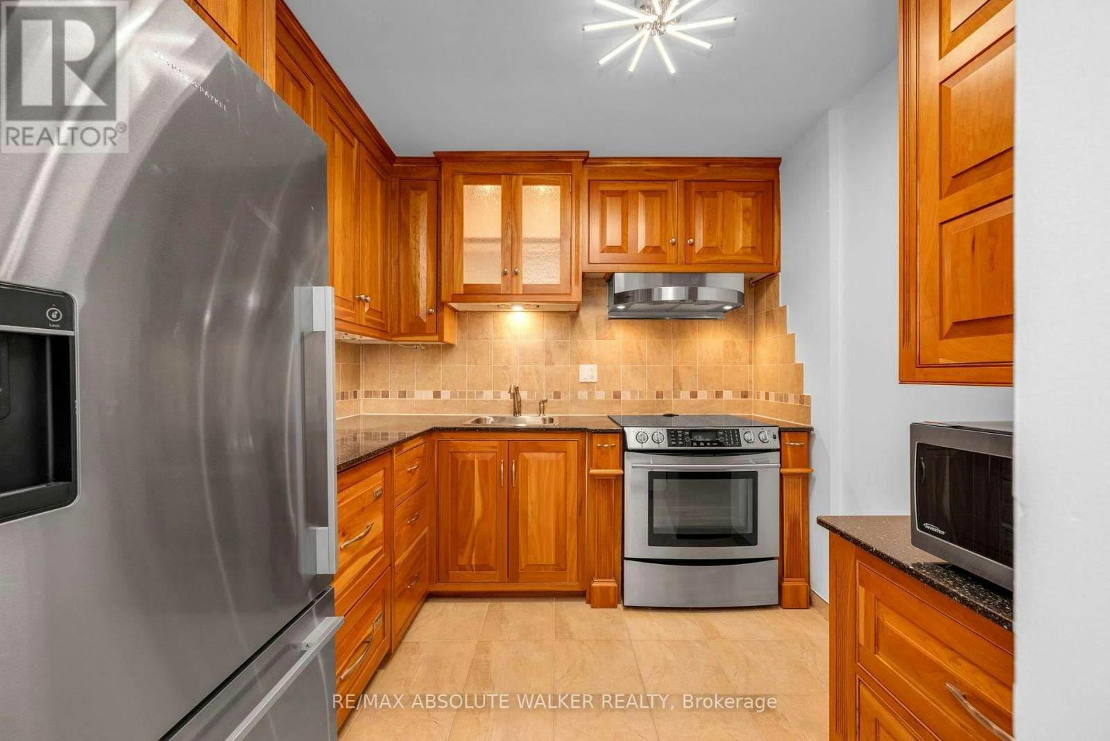 1003-71 Somerset Street W, Ottawa, ON, K2P 2G2 - 10