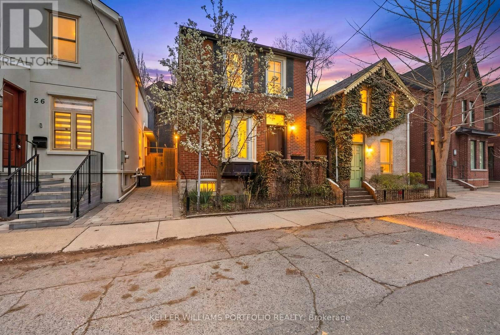 24 Bishop Street, Toronto, ON, M5R 1N2