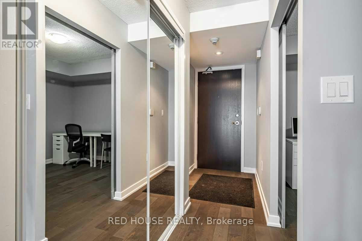 628-8 Telegram Mews, Toronto, ON, M5V 3Z5 - 3