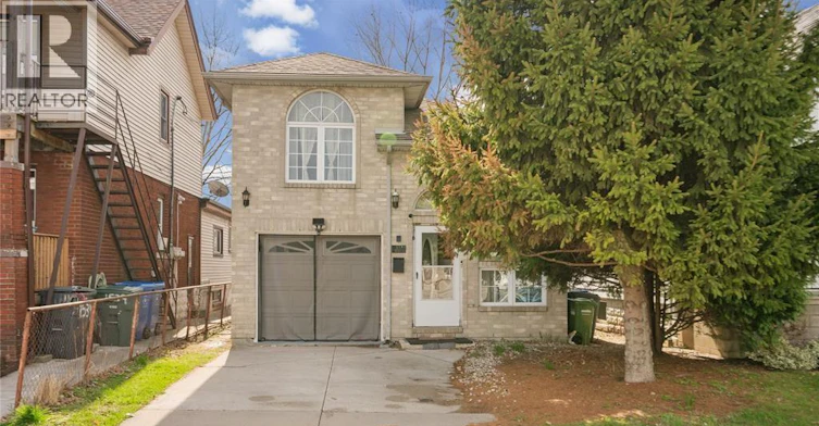 UPPER-1537 Langlois, Windsor, ON, N8X 4M3