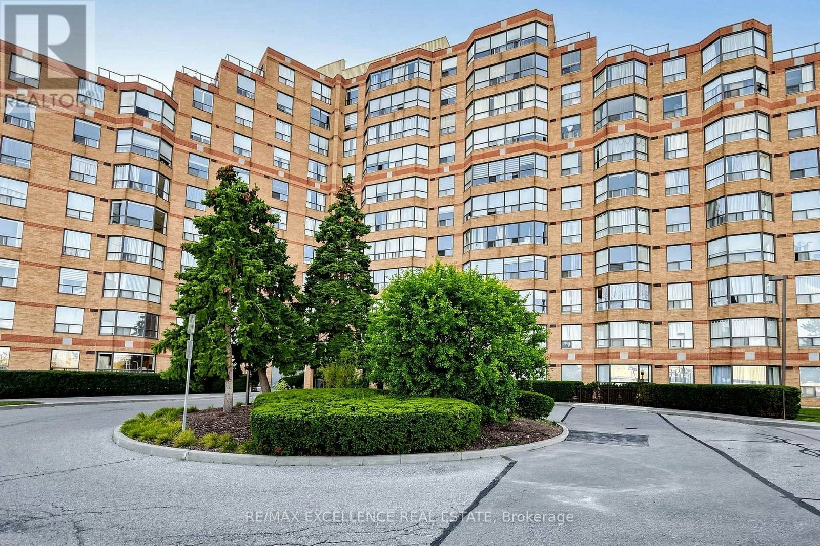 524-6 Humberline Drive, Toronto, ON, M9W 6X8