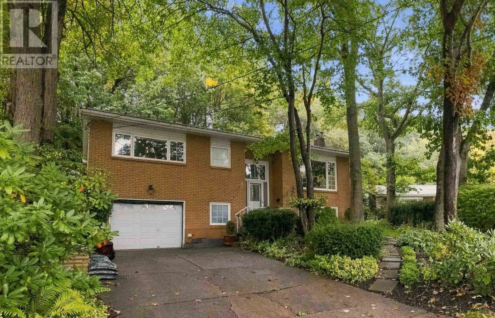 9 Evans Court, Dartmouth, NS, B2X 2T5