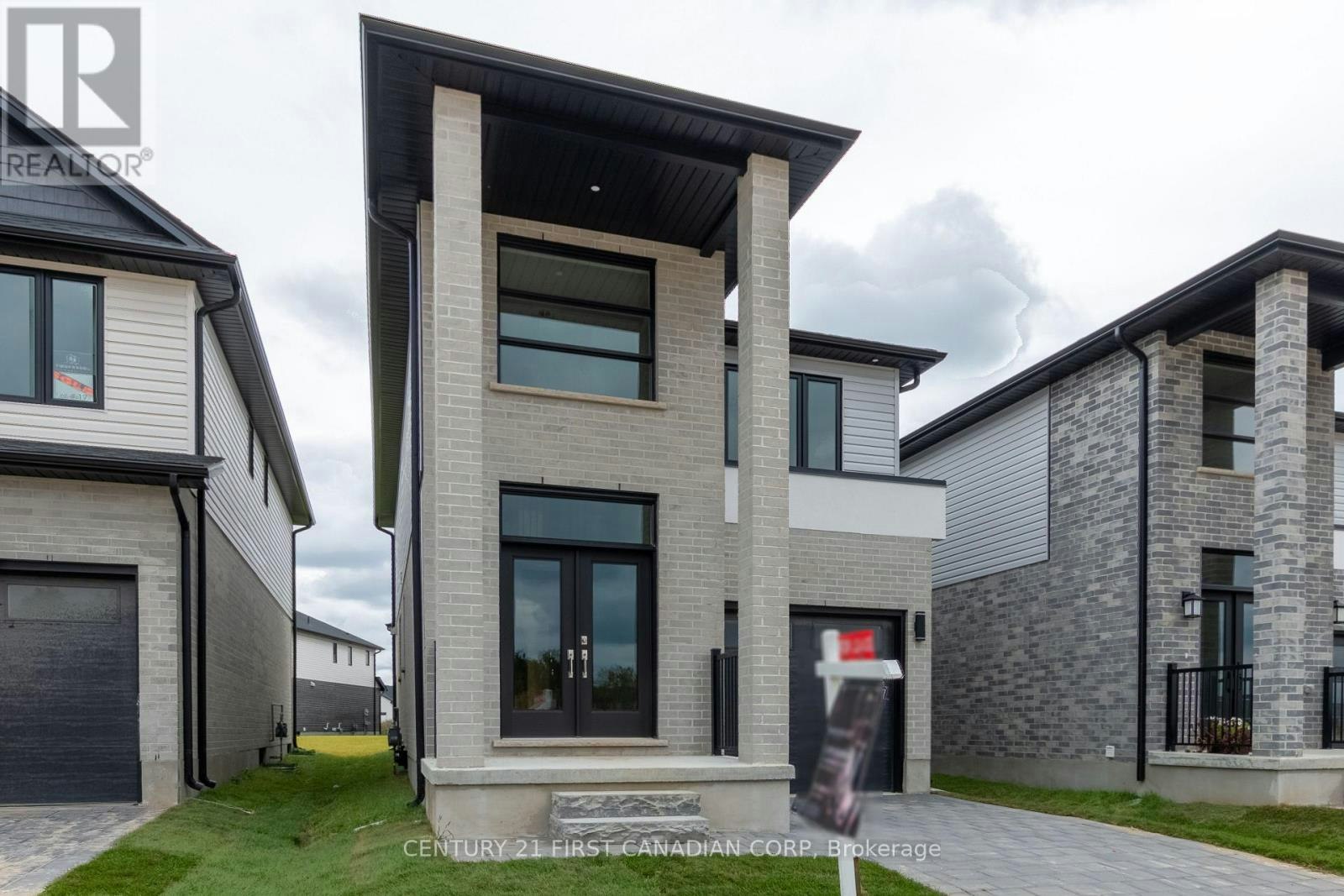 6453 Royal Magnolia Avenue, London, ON, N6P 0K2 - 2