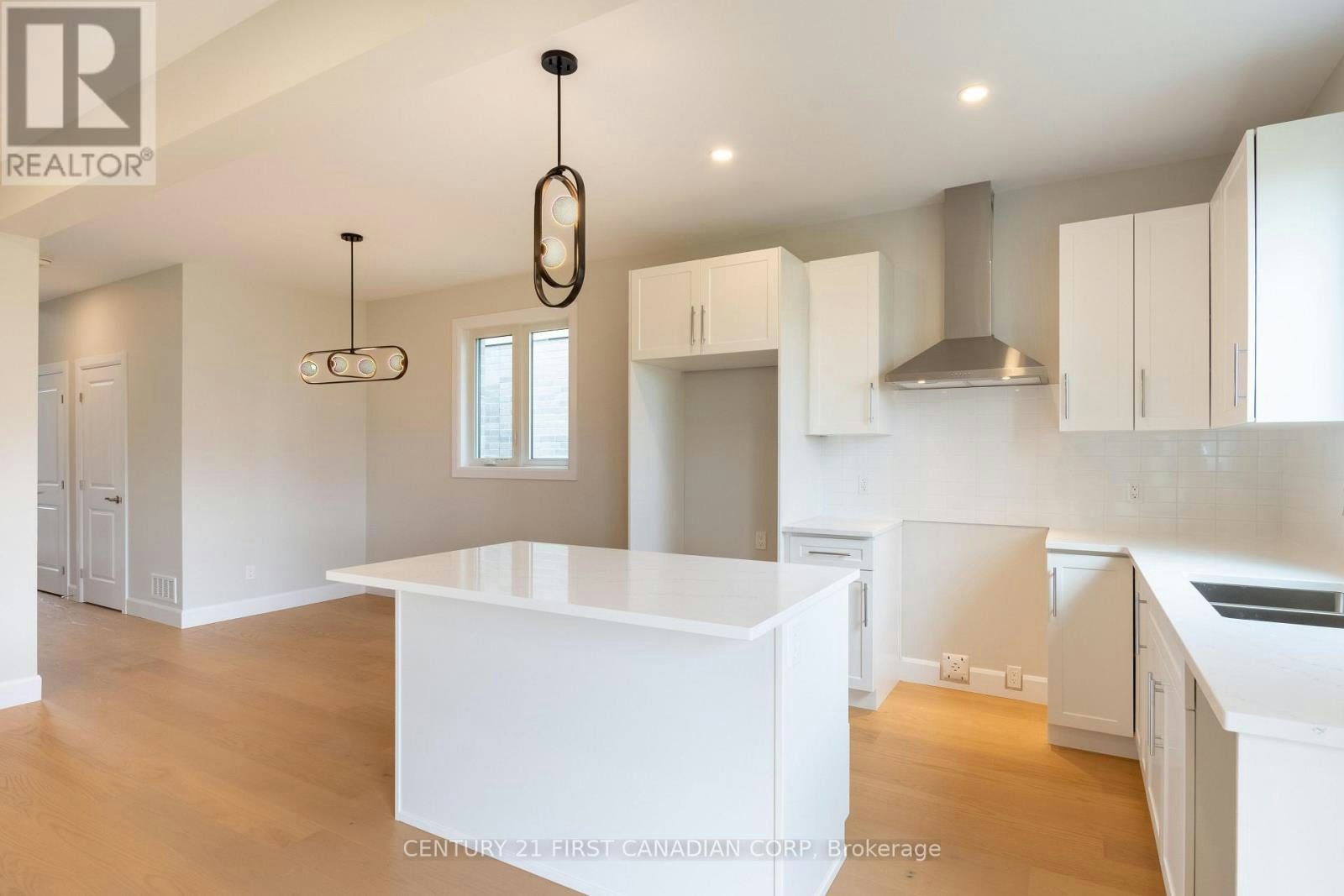 6453 Royal Magnolia Avenue, London, ON, N6P 0K2 - 10