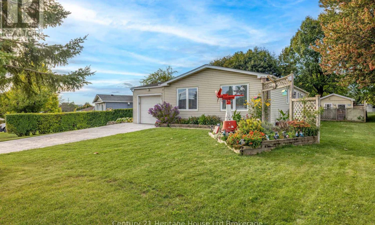 921 Lincoln Drive