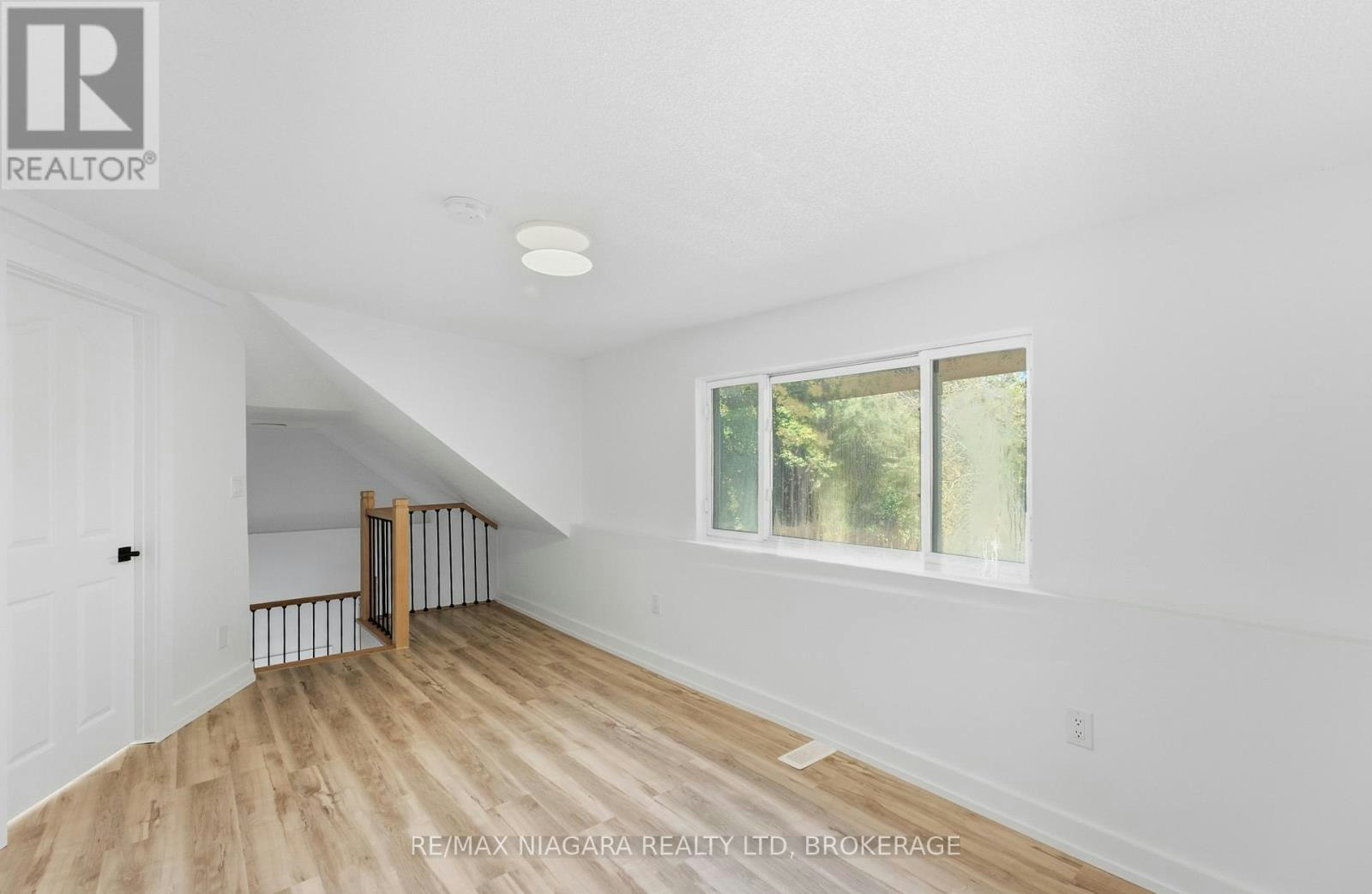 UPPER-34 Haig Street, St. Catharines, ON, L2R 6K8 - 6