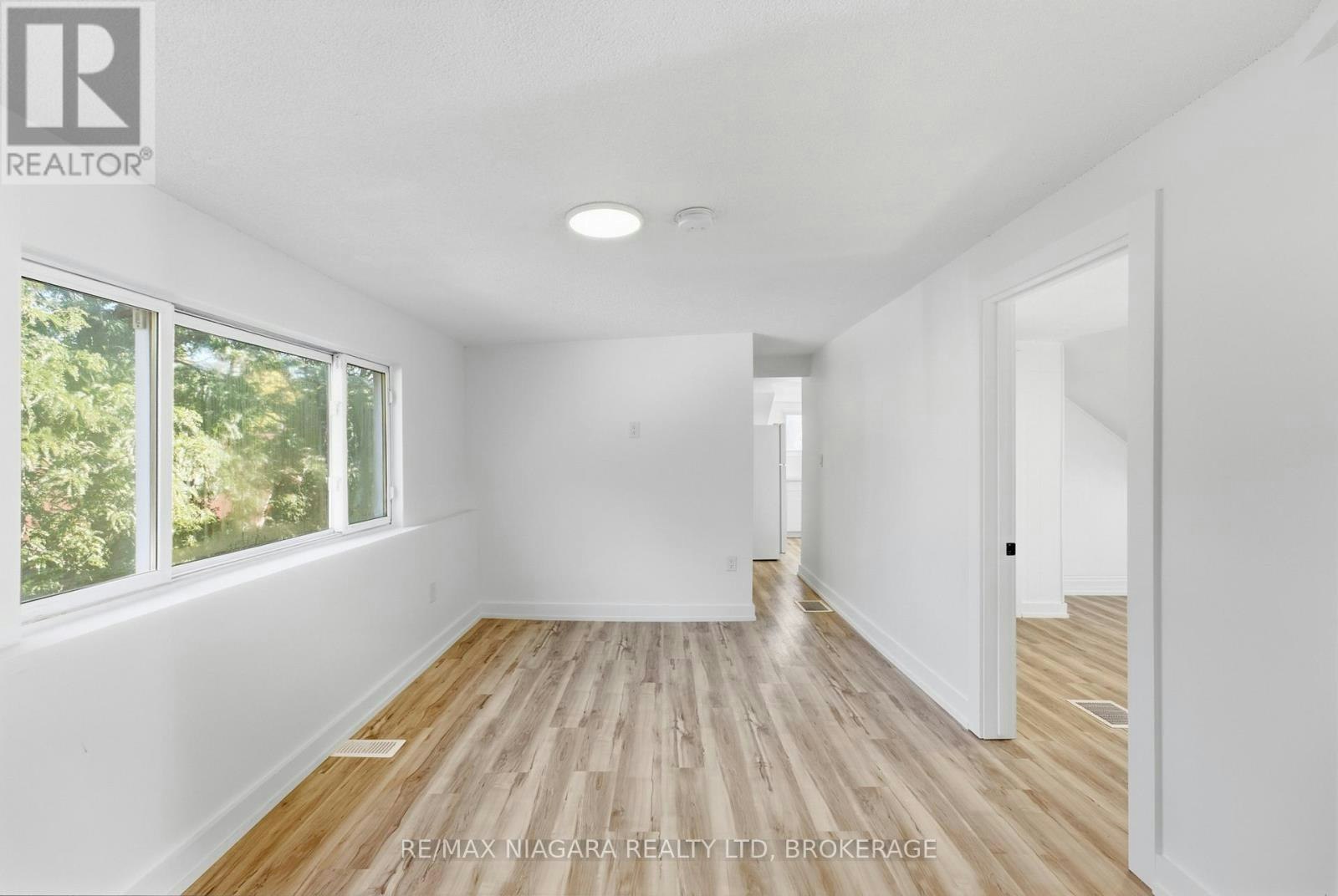 UPPER-34 Haig Street, St. Catharines, ON, L2R 6K8 - 3