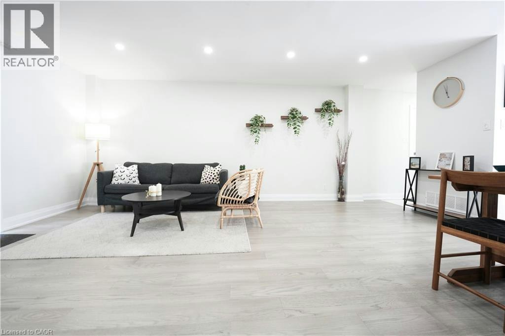 136 Jansen Avenue, Kitchener, ON, N2A 2L7 - 12
