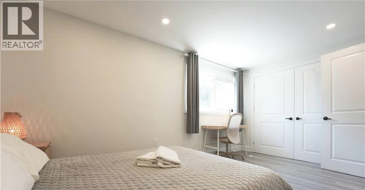136 Jansen Avenue, Kitchener, ON, N2A 2L7 - 20