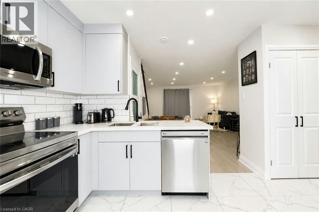 136 Jansen Avenue, Kitchener, ON, N2A 2L7 - 11