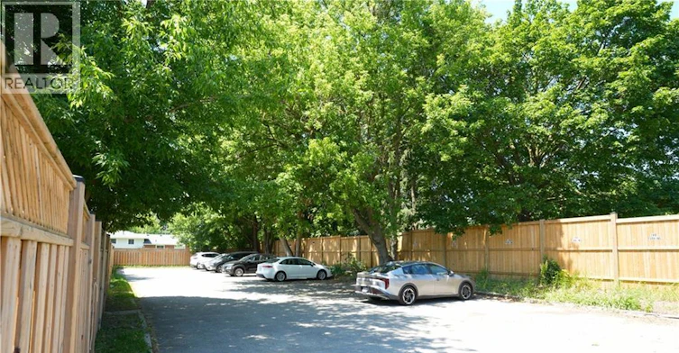 136 Jansen Avenue, Kitchener, ON, N2A 2L7 - 28