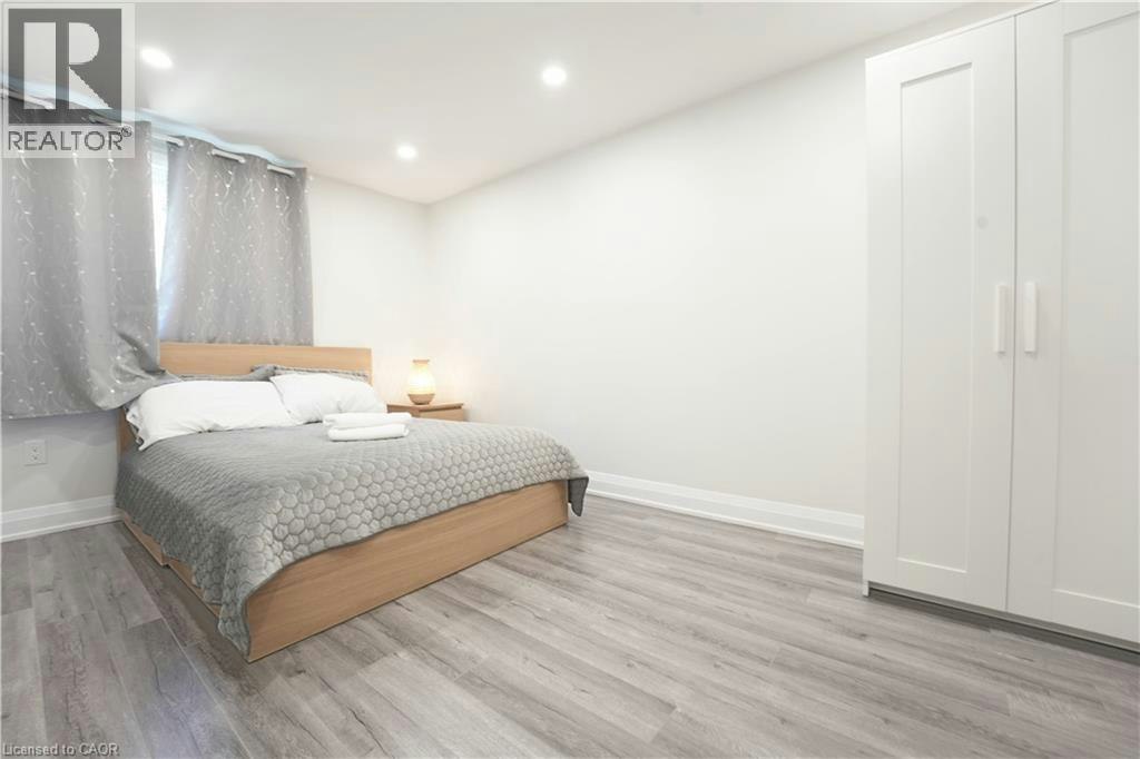 136 Jansen Avenue, Kitchener, ON, N2A 2L7 - 22