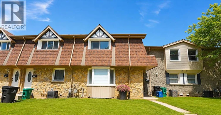 136 Jansen Avenue, Kitchener, ON, N2A 2L7 - 3