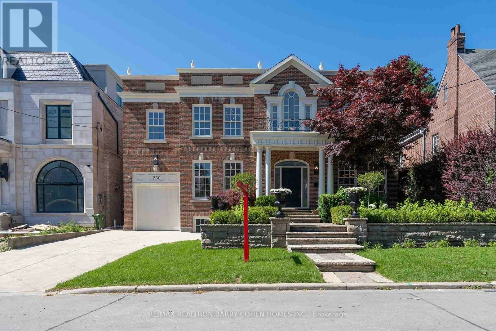 230 Dunvegan Road, Toronto, ON, M5P 2P2