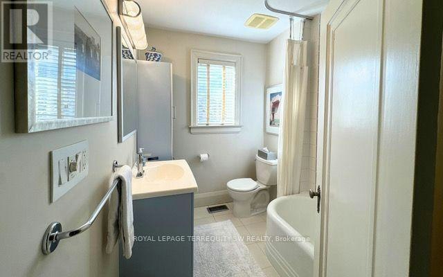 145 Chiltern Hill Road, Toronto, ON, M6C 3C3 - 4