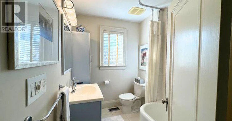 145 Chiltern Hill Road, Toronto, ON, M6C 3C3 - 4