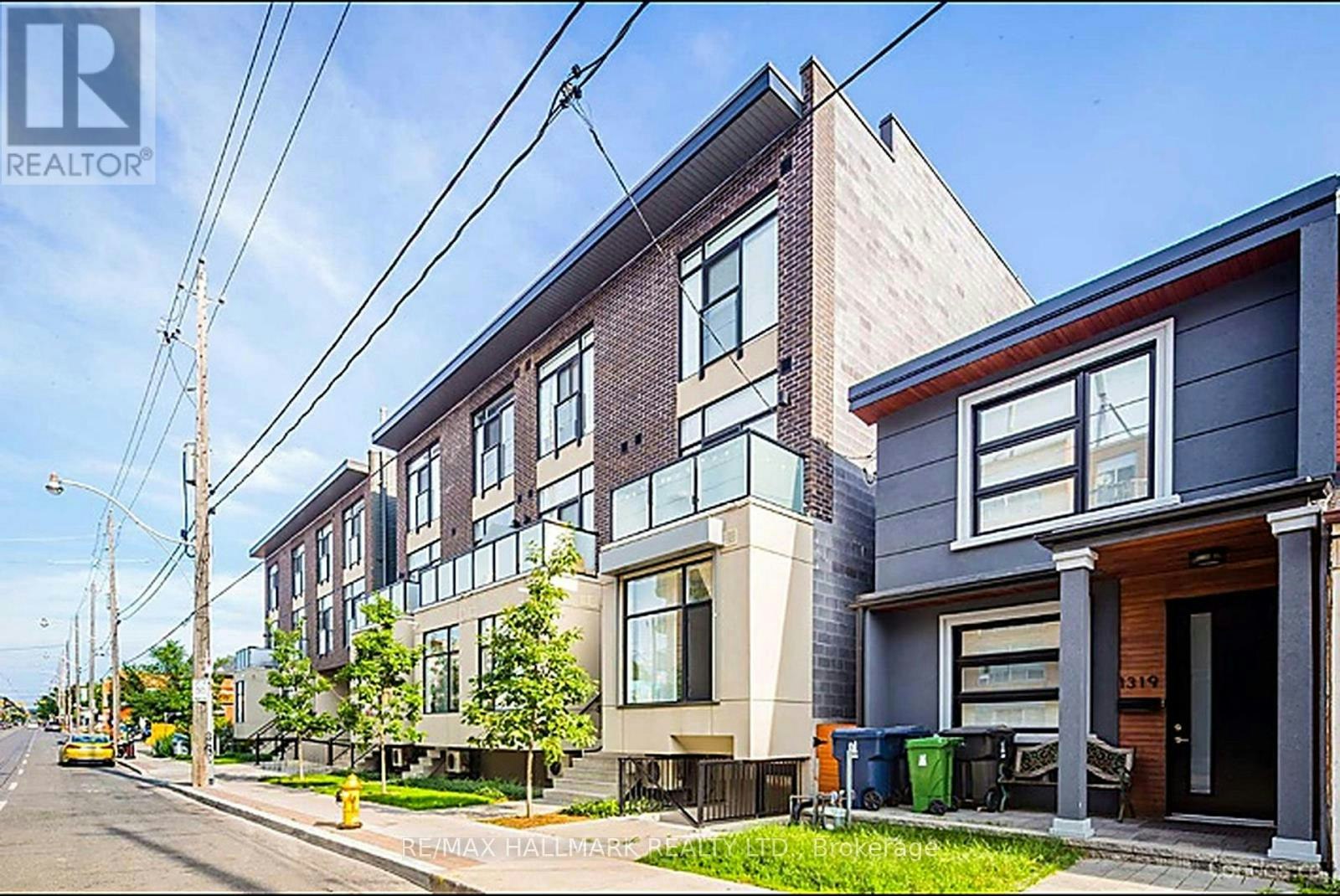 11-1321 Gerrard Street E, Toronto, ON, M4L 1Y8