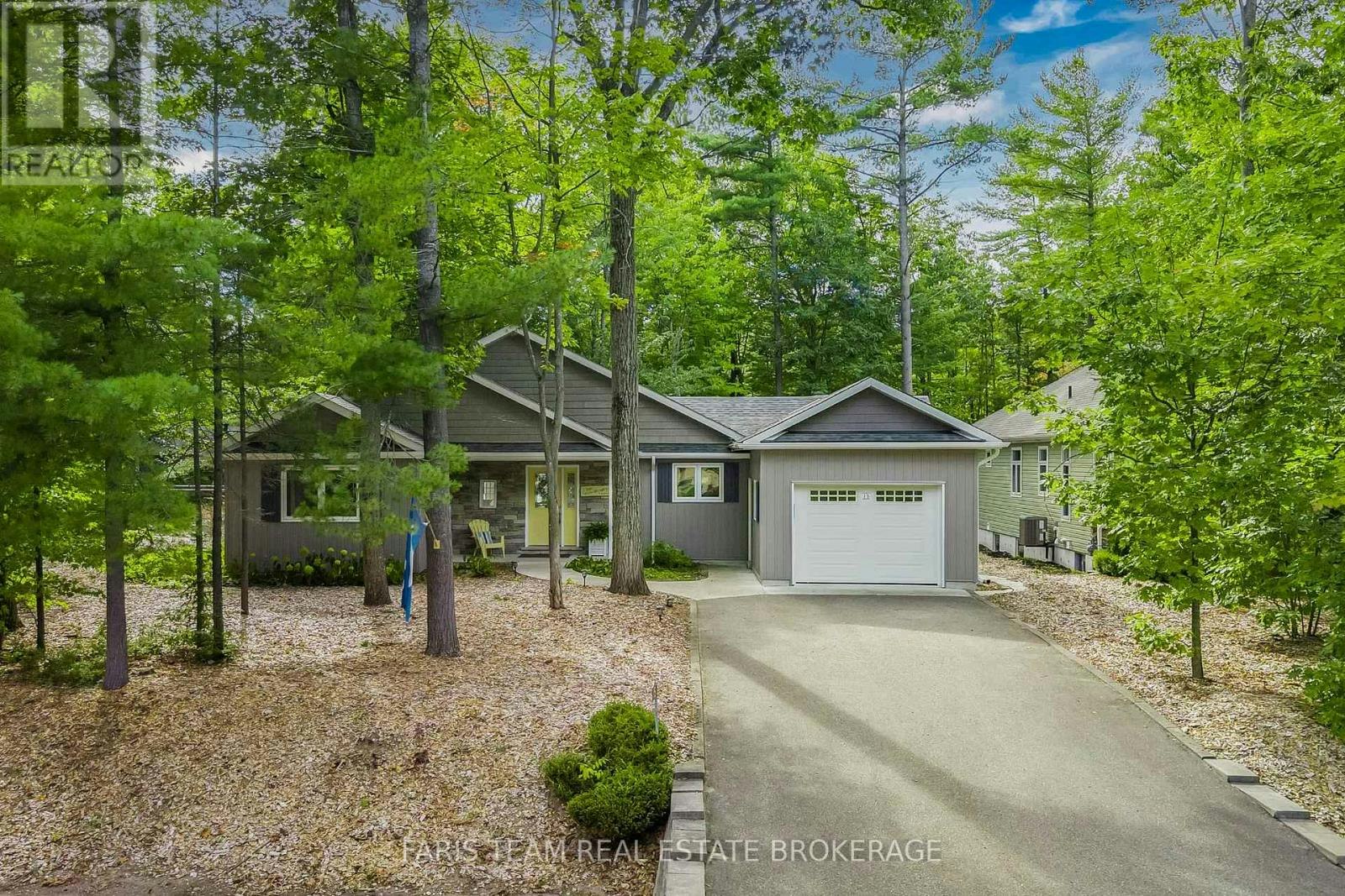 15 Rosemary Road, Tiny, ON, L0L 2T0