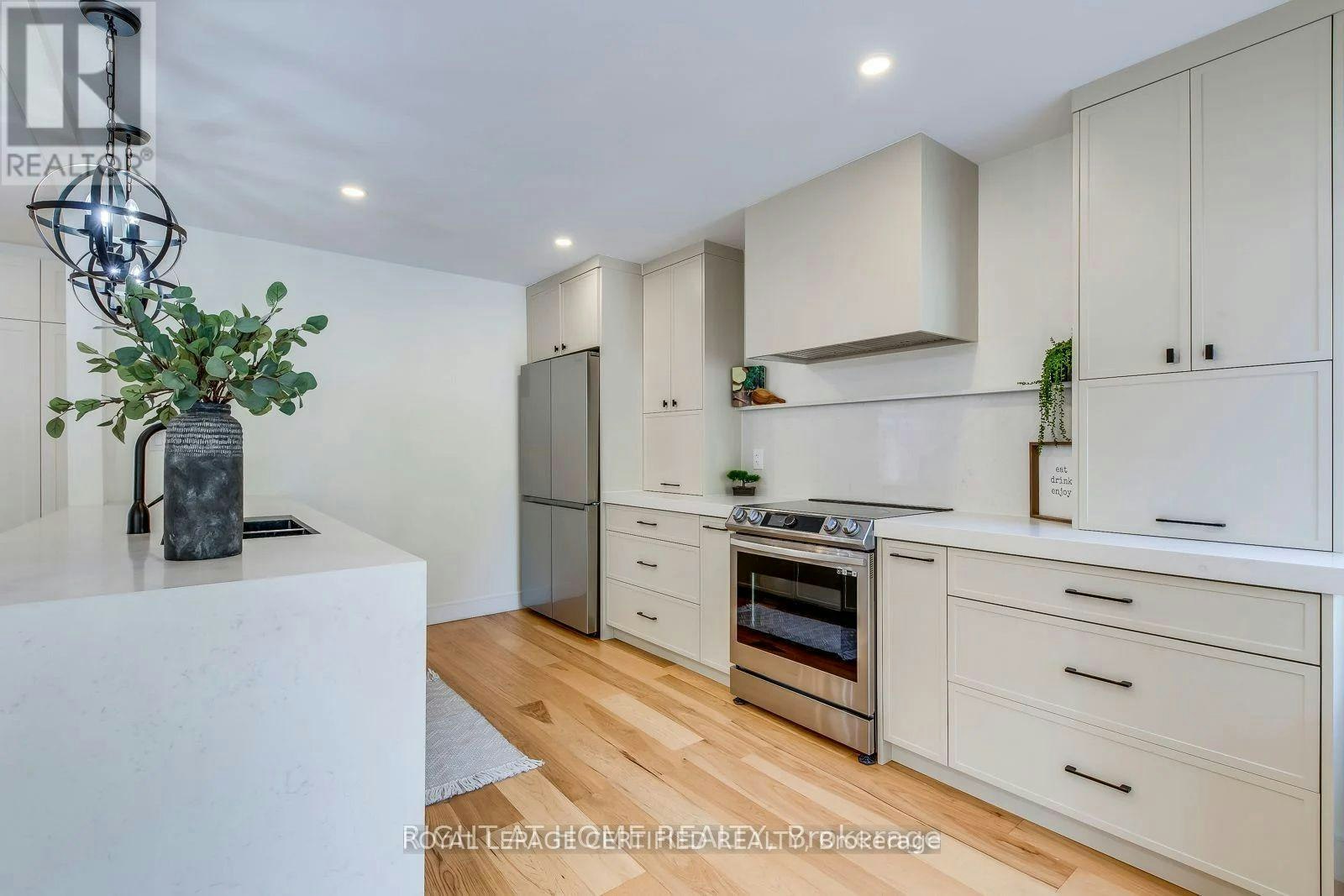 MAIN-4230 Credit Pointe Drive, Mississauga, ON, L5M 3K2 - 9