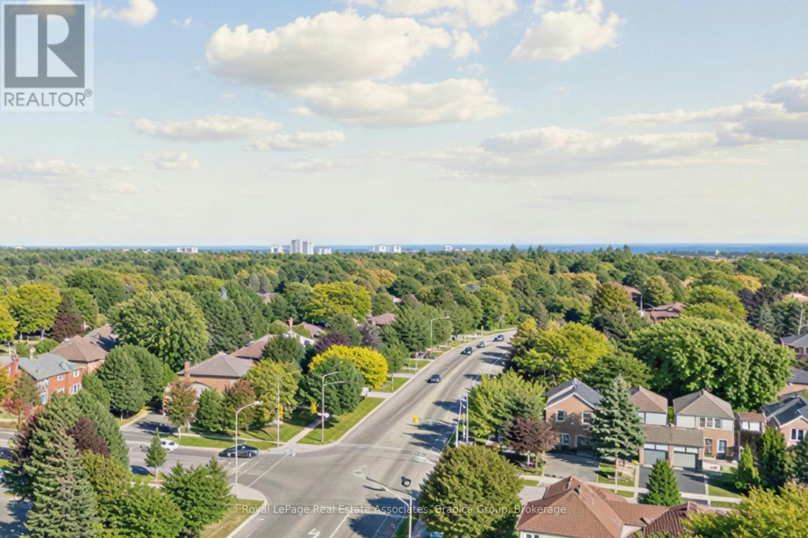 PH2-1905 Pilgrims Way, Oakville, ON, L6M 2X2