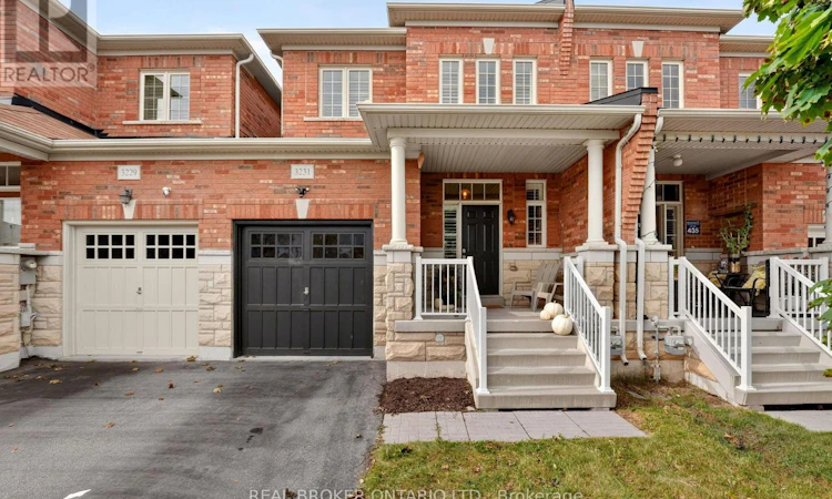 3231 Stoney Crescent